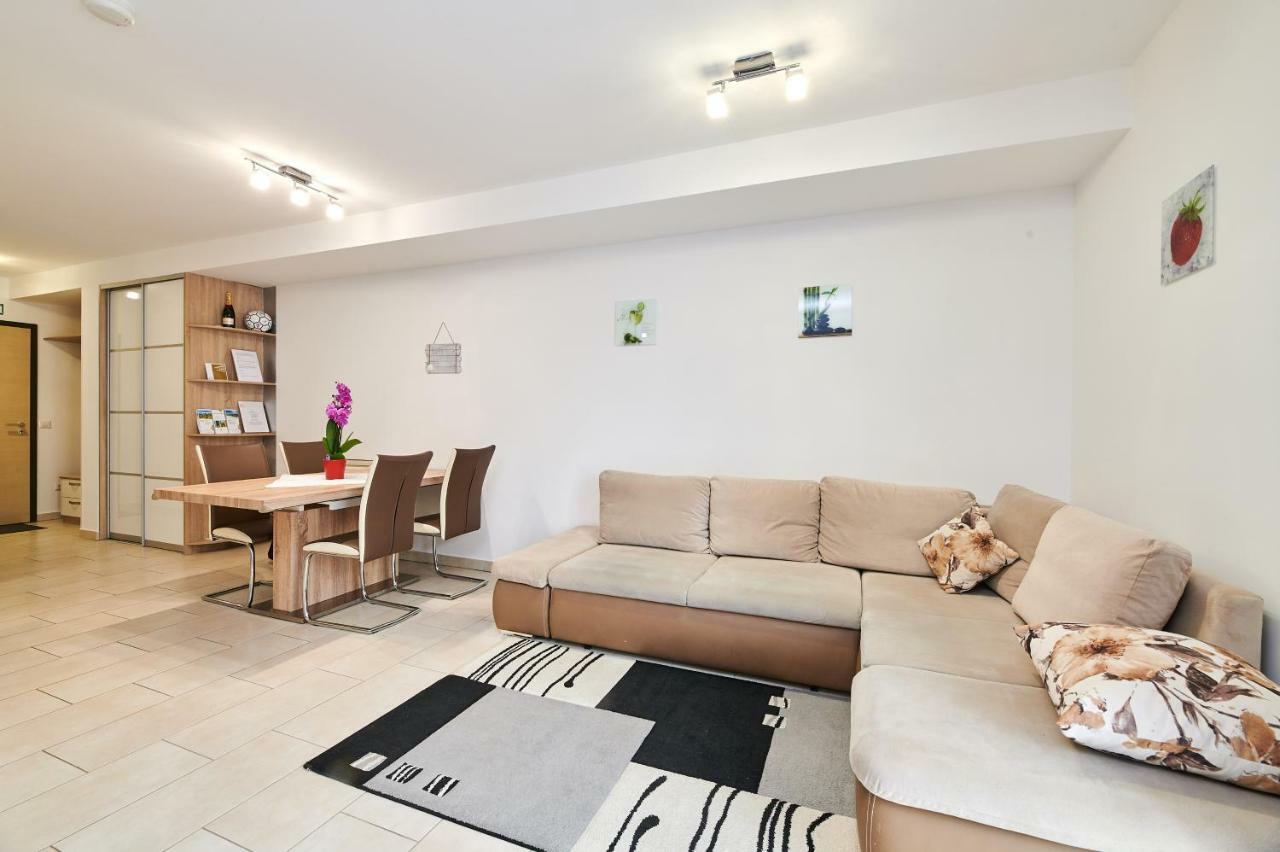 Leon Apartment