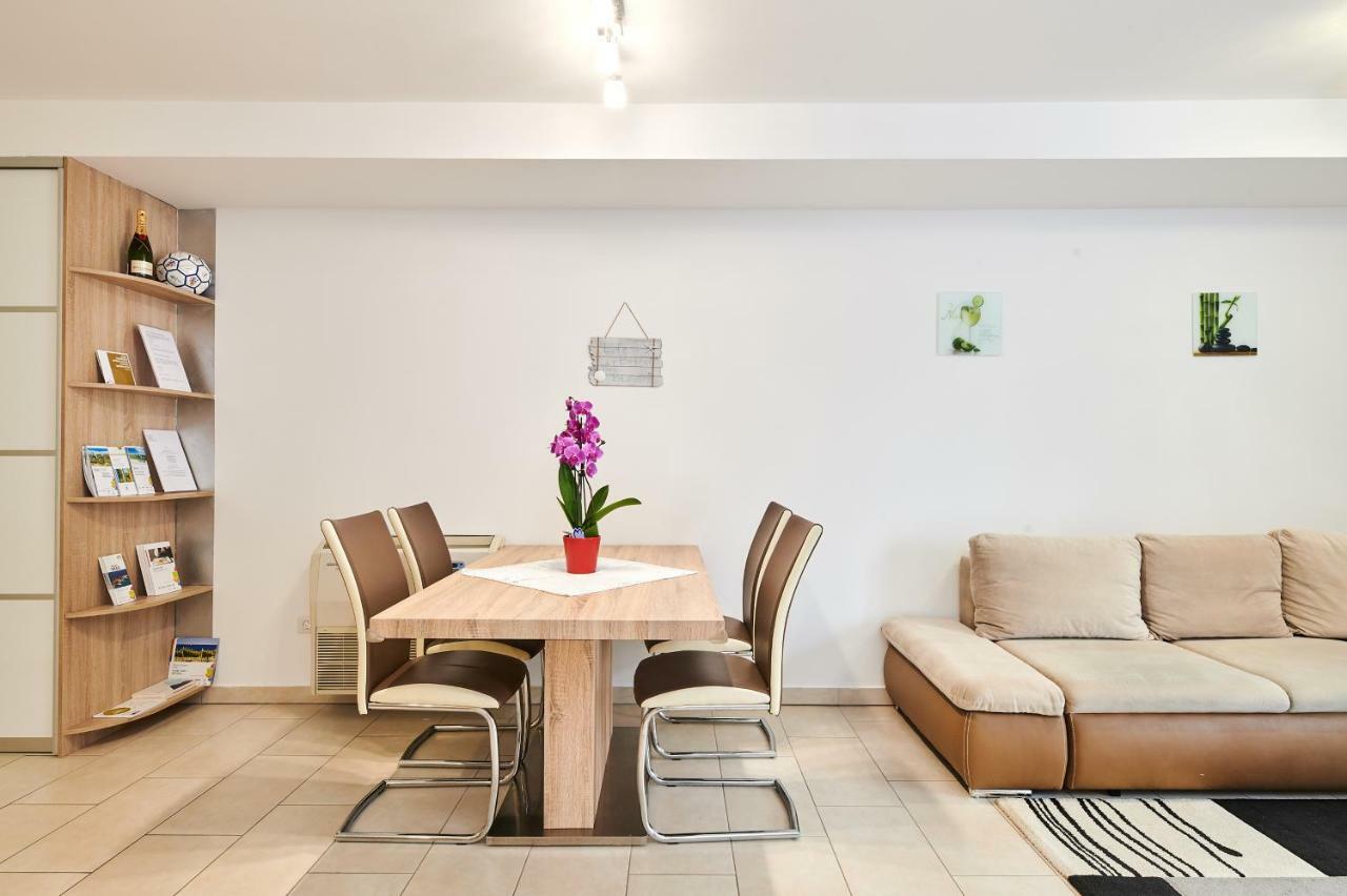 Leon Apartment